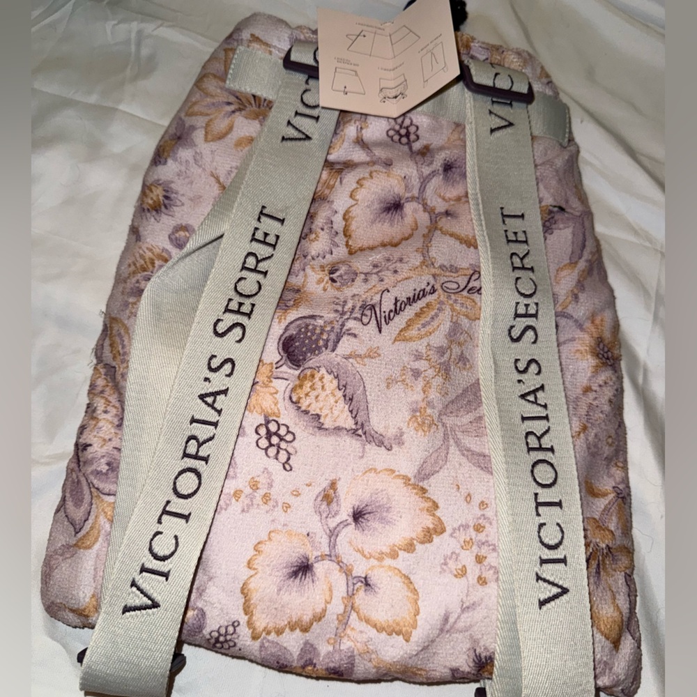NWT. Victoria's Secret Floral Backpack Towel!